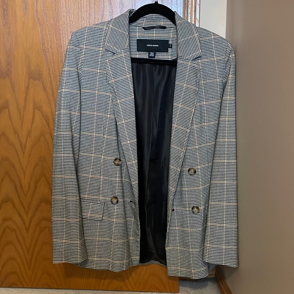 Vera Moda grey plaid blazer